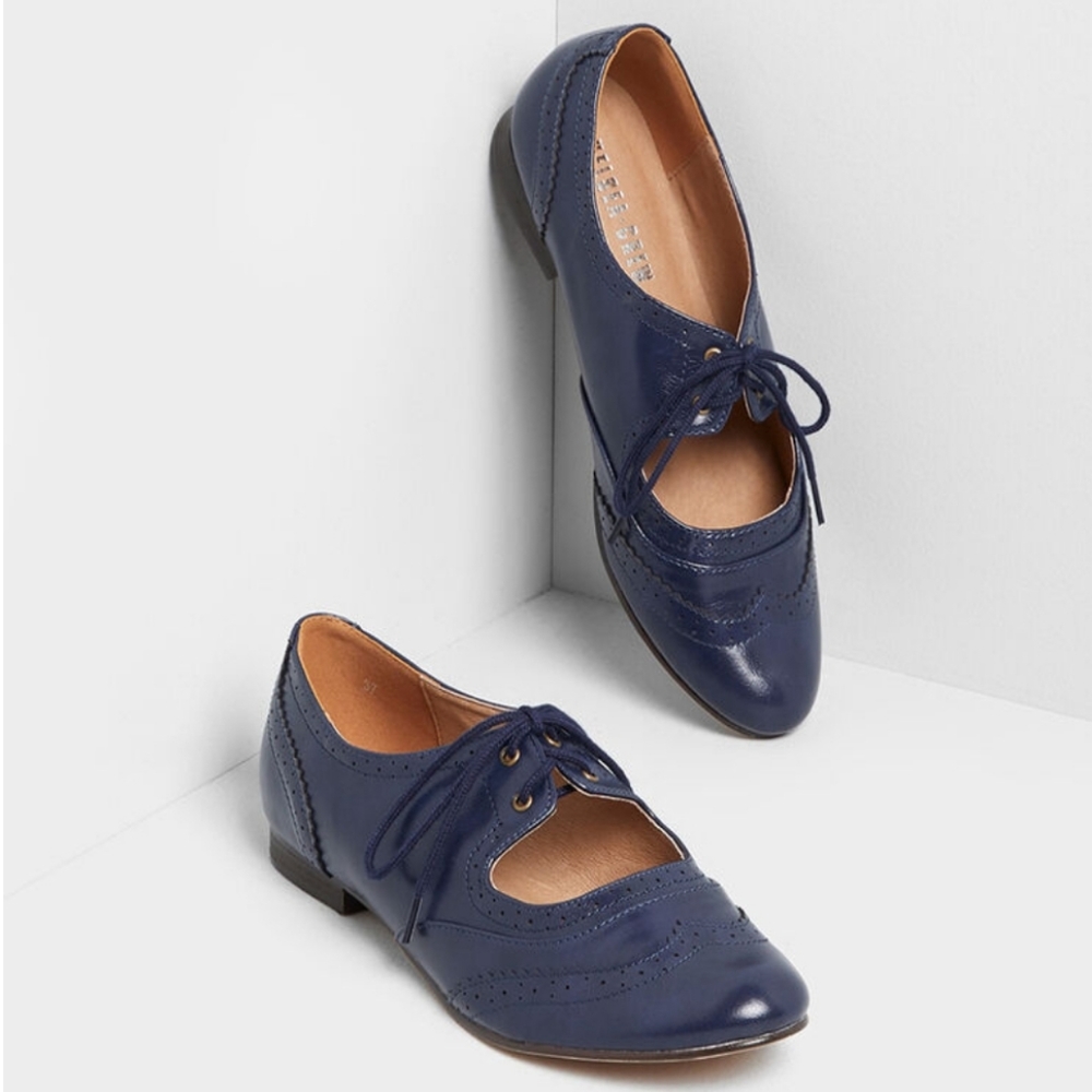 Chelsea Crew Size 9.5 Navy Mary Jane Oxfords